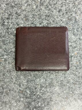 Auth Louis Vuitton Burgundy Taiga Leather Men’s Bifold Compact Wallet France